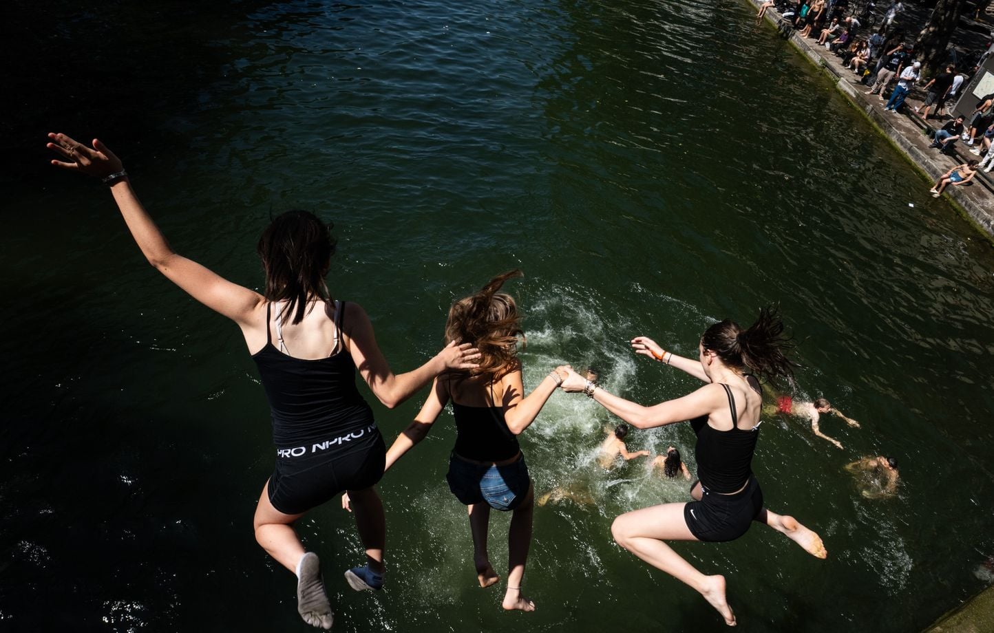 En París, se autoriza el baño en el canal Saint-Martin ante la ola de calor En París, se autoriza el baño en el canal Saint-Martin ante la ola de calor